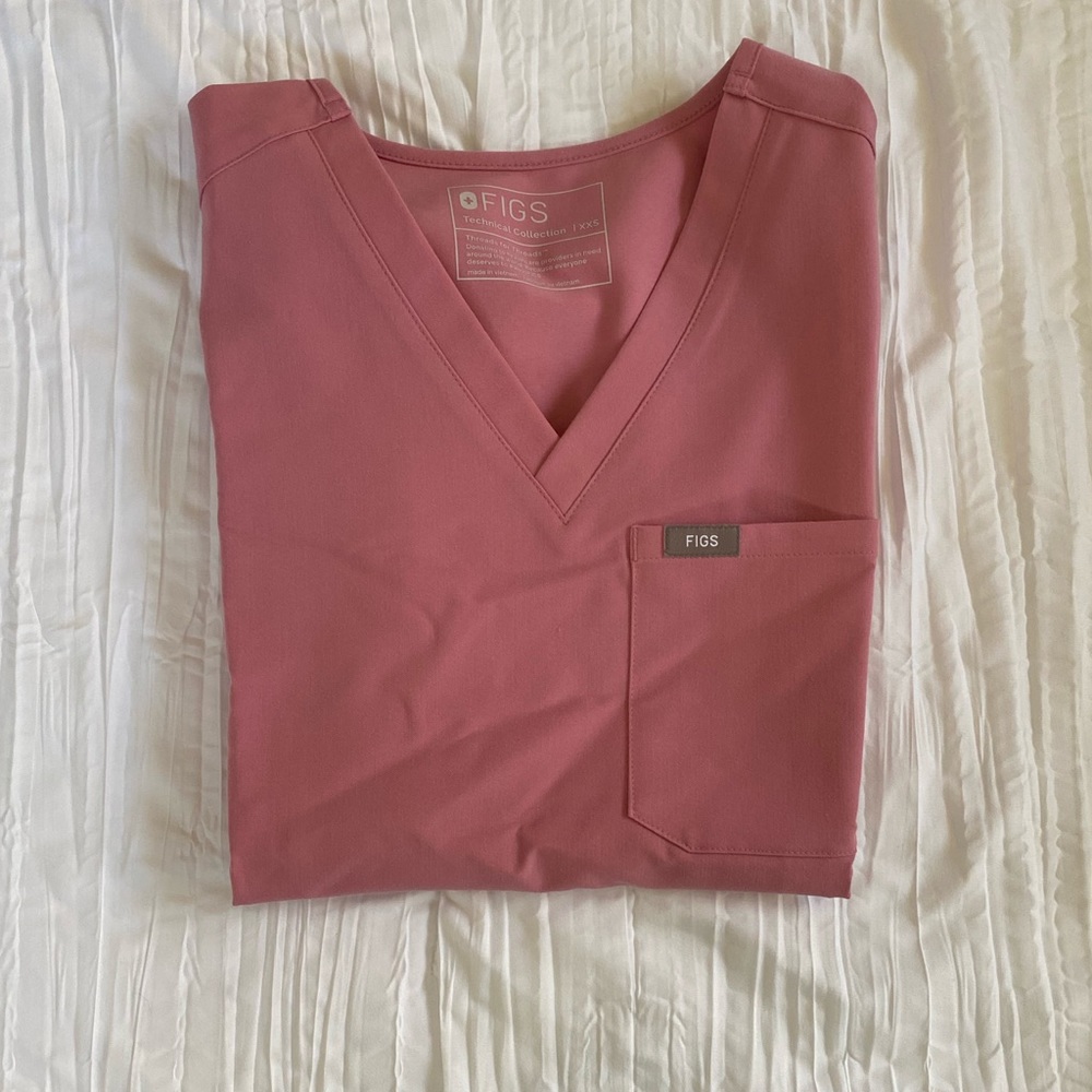 FIGS Chalk Pink Catarina Top XXS
